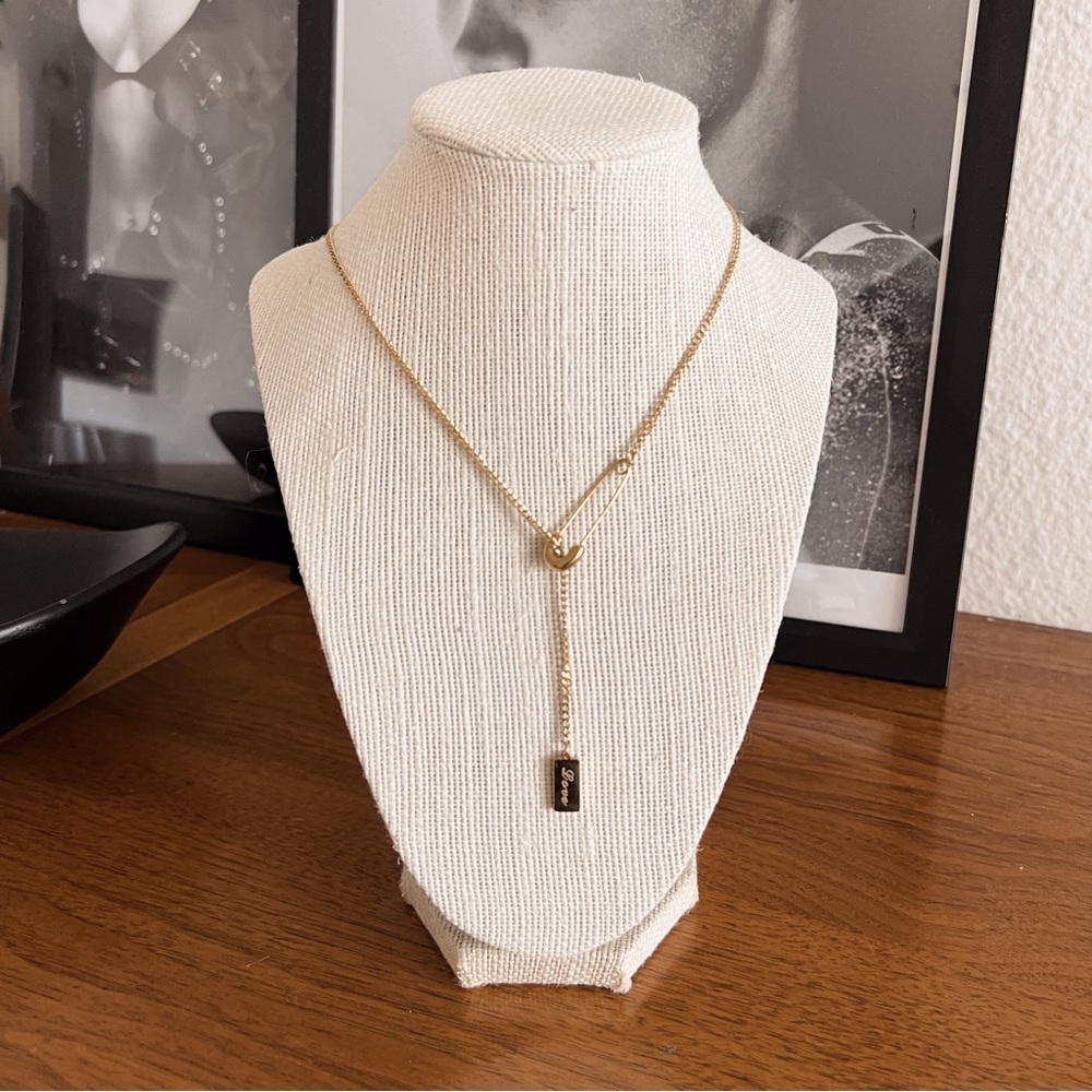 RESTOCKED ✨ SAFETY PIN STAINLESS STEEL YELLOW GOLD NECKLACE - Picture 2 of 6